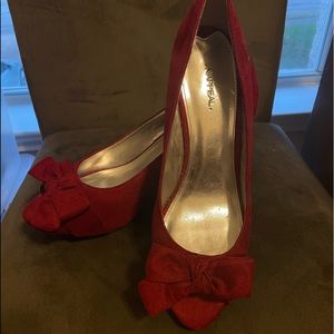 Xappeal burgundy suede like heels